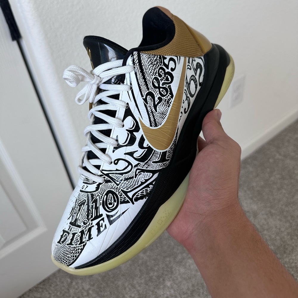 Kobe 5 protro big stage